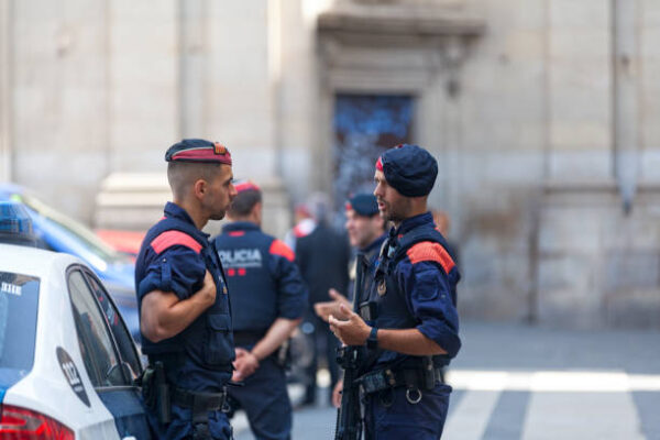 Cuanto cobra un mosso d'esquadra al mes